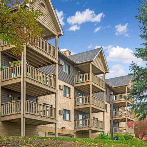 Woodridge on Second: 1- 2- and 3- Bedroom Apartments in Rochester, MN